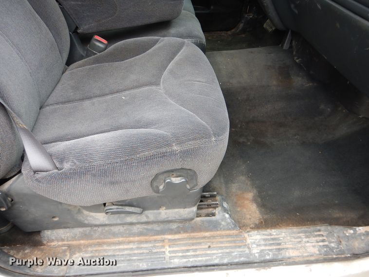 image for item DE3988 2000 GMC Sierra 2500 SLE pickup truck