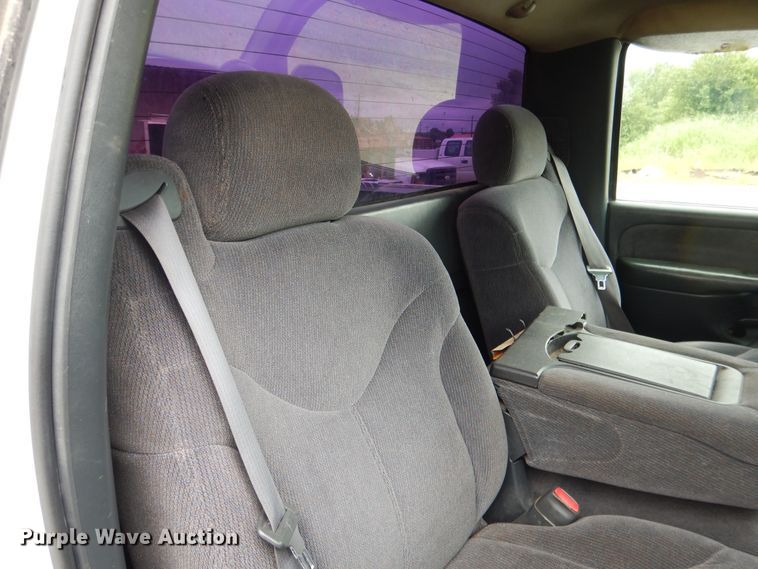 image for item DE3988 2000 GMC Sierra 2500 SLE pickup truck