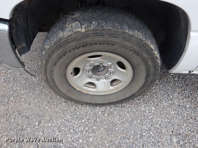 image for item DE3988 2000 GMC Sierra 2500 SLE pickup truck