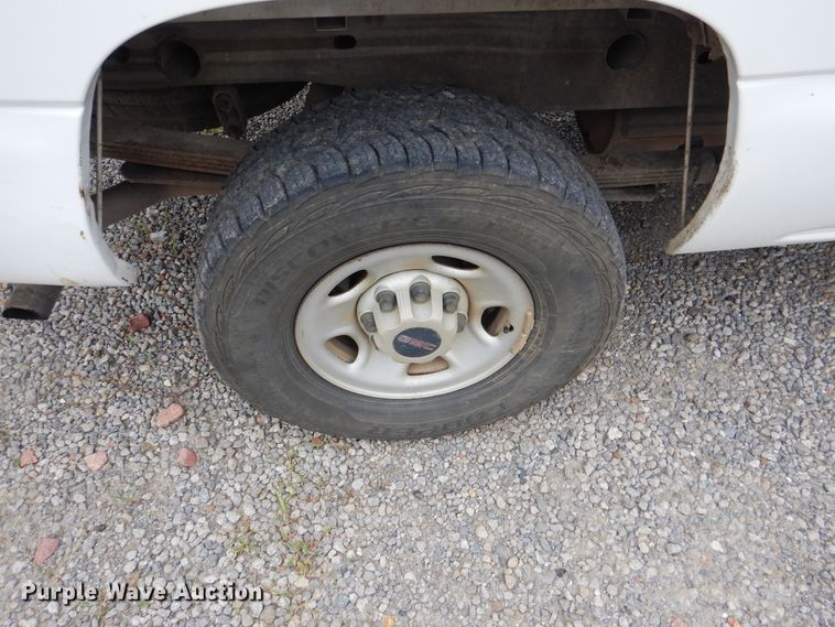 image for item DE3988 2000 GMC Sierra 2500 SLE pickup truck