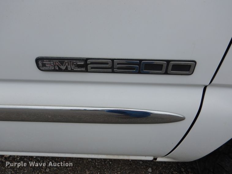 image for item DE3988 2000 GMC Sierra 2500 SLE pickup truck