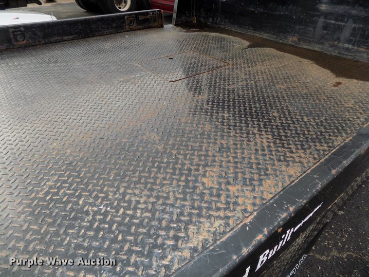 image for item DE7729 2002 Ford F250 Super Duty XLT Crew Cab flatbed pickup truck