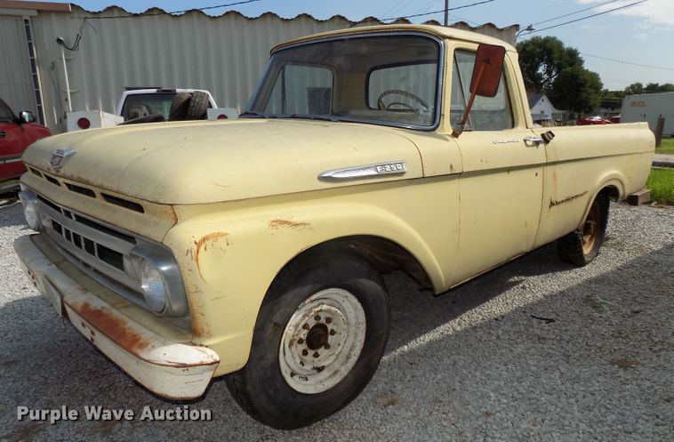 image for item DE7732 1961 Ford F250 Custom Cab pickup truck