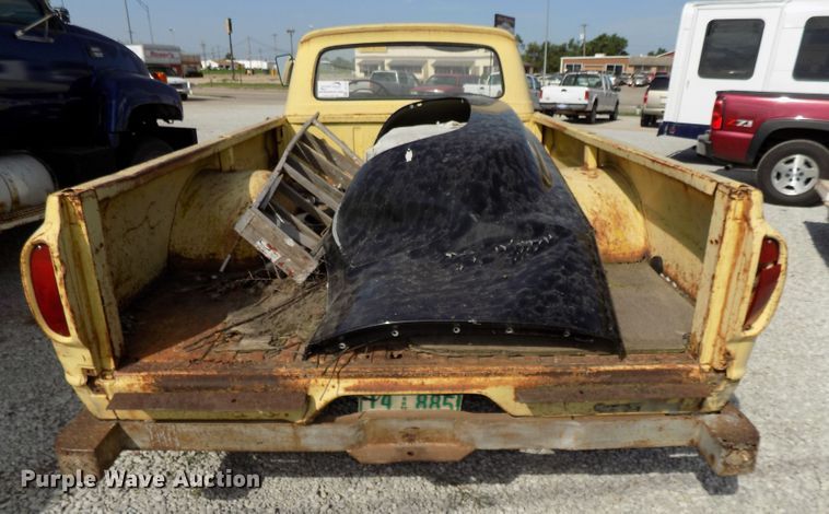 image for item DE7732 1961 Ford F250 Custom Cab pickup truck