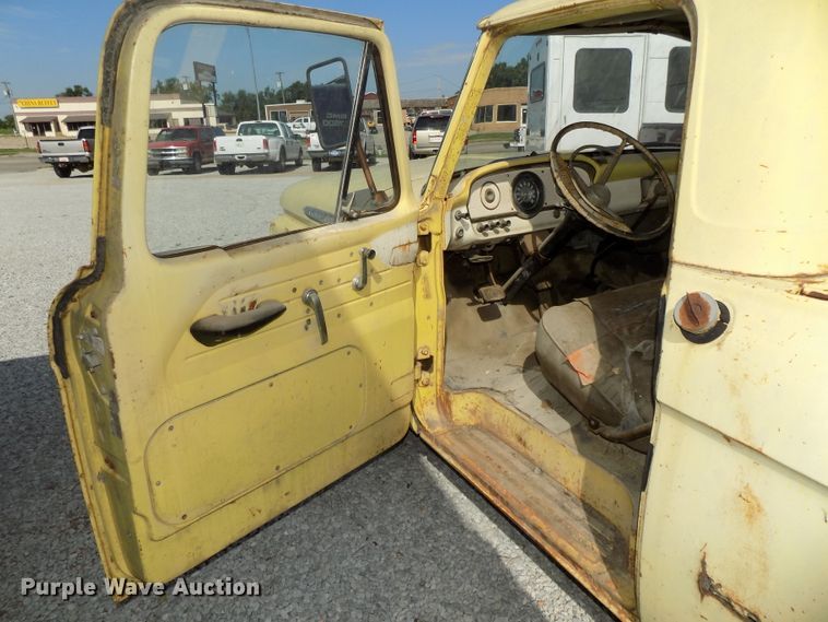 image for item DE7732 1961 Ford F250 Custom Cab pickup truck