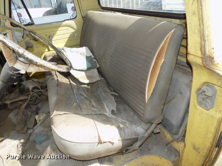 image for item DE7732 1961 Ford F250 Custom Cab pickup truck