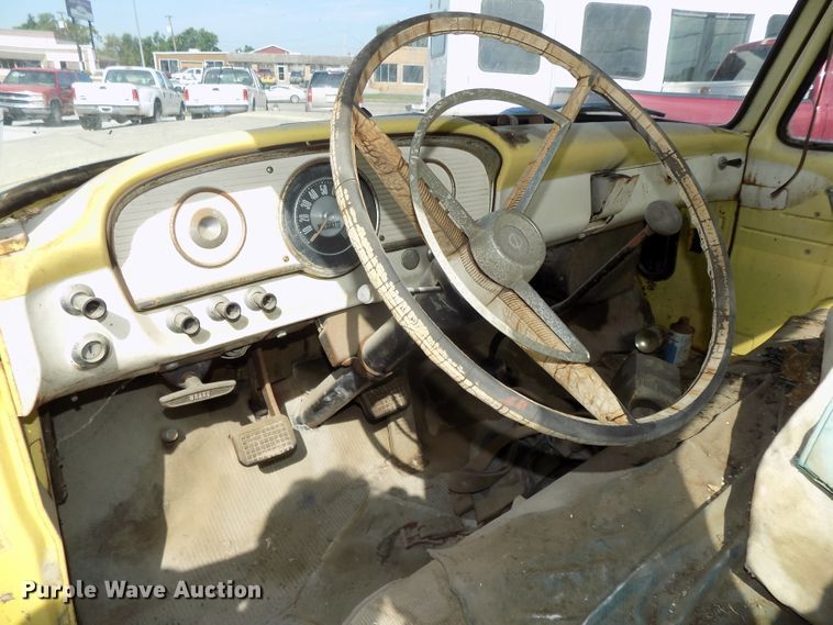 image for item DE7732 1961 Ford F250 Custom Cab pickup truck