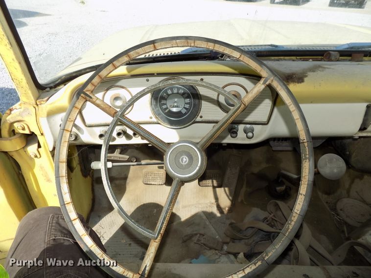 image for item DE7732 1961 Ford F250 Custom Cab pickup truck