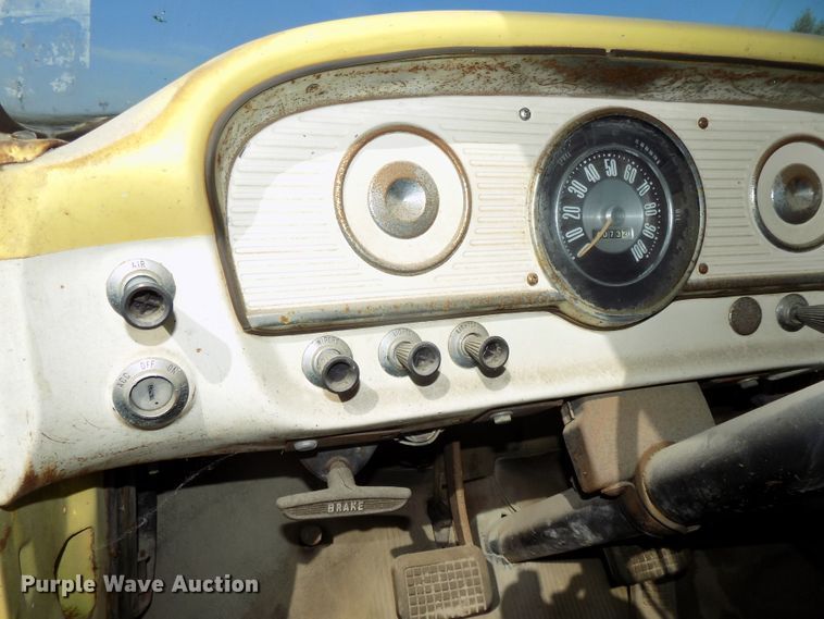 image for item DE7732 1961 Ford F250 Custom Cab pickup truck