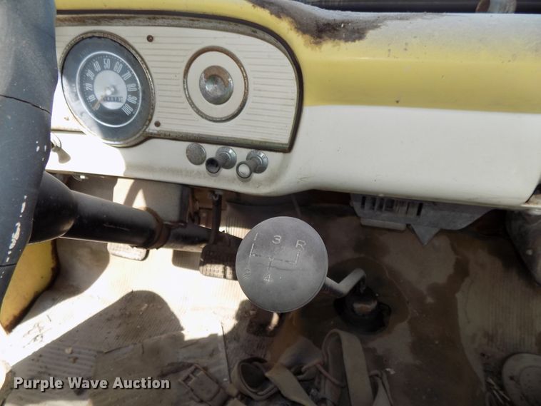 image for item DE7732 1961 Ford F250 Custom Cab pickup truck