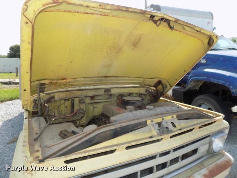 image for item DE7732 1961 Ford F250 Custom Cab pickup truck