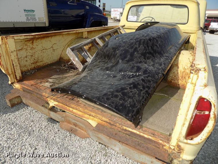 image for item DE7732 1961 Ford F250 Custom Cab pickup truck