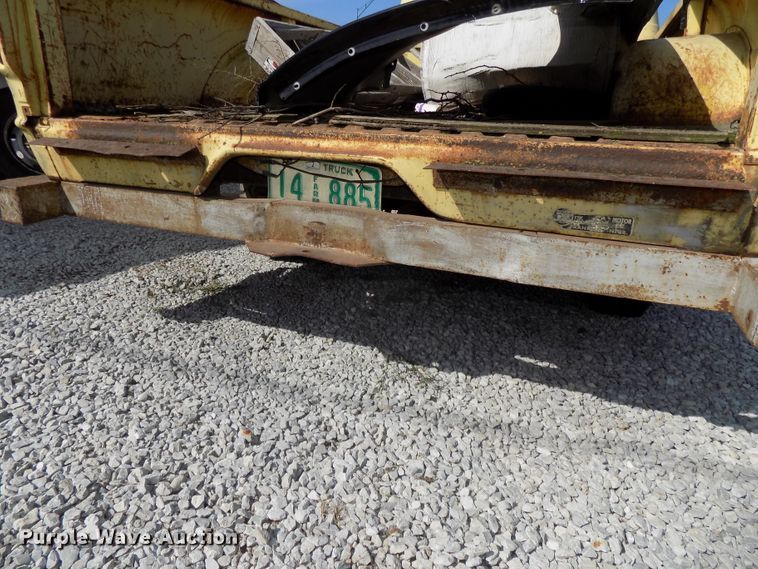 image for item DE7732 1961 Ford F250 Custom Cab pickup truck