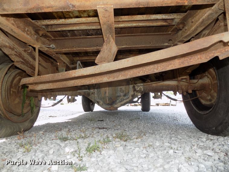 image for item DE7732 1961 Ford F250 Custom Cab pickup truck