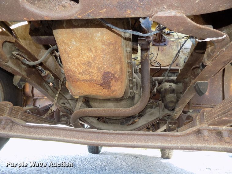 image for item DE7732 1961 Ford F250 Custom Cab pickup truck