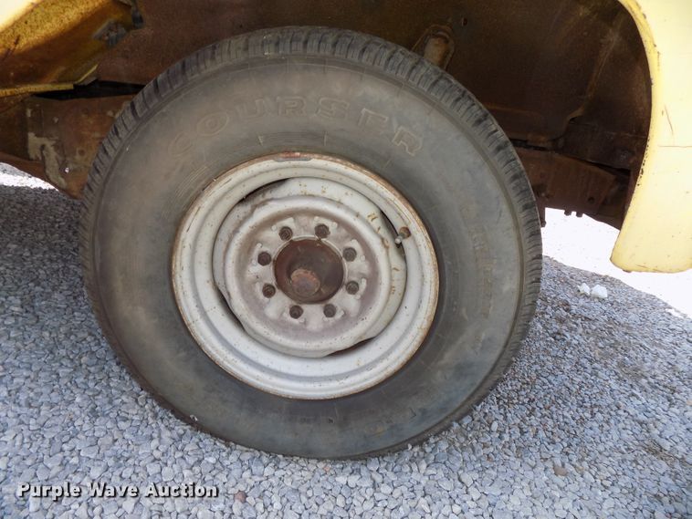 image for item DE7732 1961 Ford F250 Custom Cab pickup truck