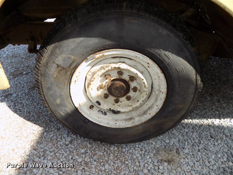 image for item DE7732 1961 Ford F250 Custom Cab pickup truck