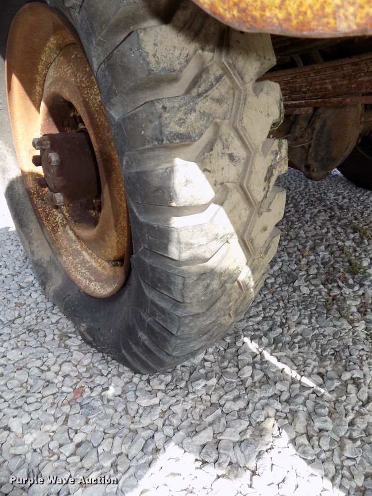 image for item DE7732 1961 Ford F250 Custom Cab pickup truck