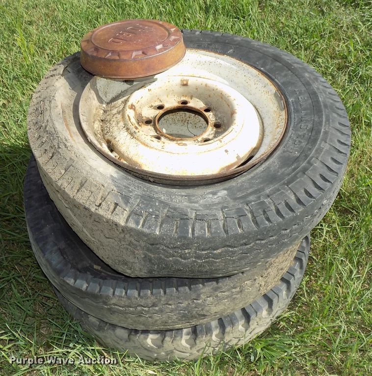 image for item DE7732 1961 Ford F250 Custom Cab pickup truck