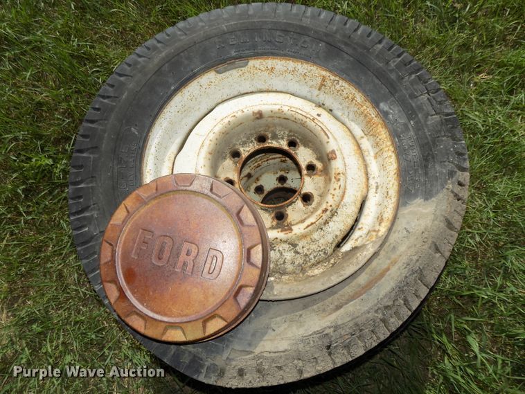 image for item DE7732 1961 Ford F250 Custom Cab pickup truck