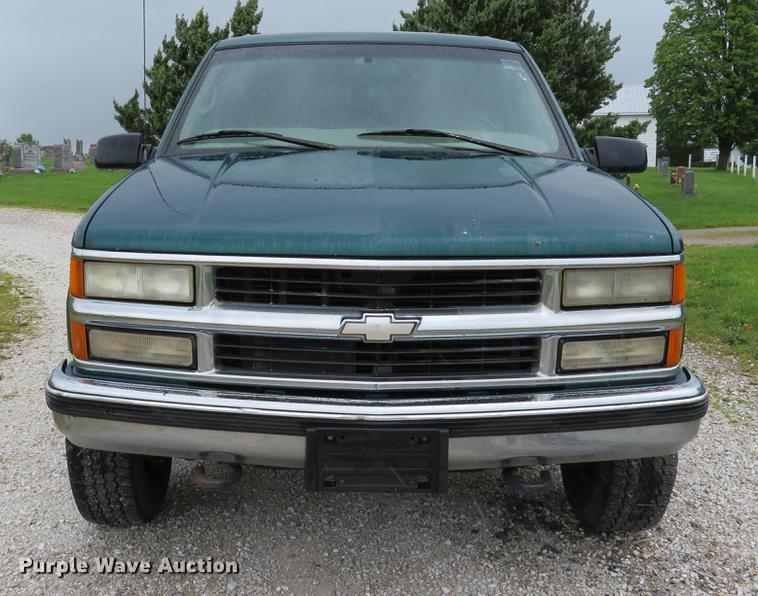 image for item DE8142 1997 Chevrolet Suburban K2500 LS SUV