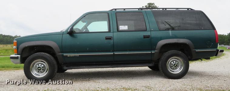 image for item DE8142 1997 Chevrolet Suburban K2500 LS SUV