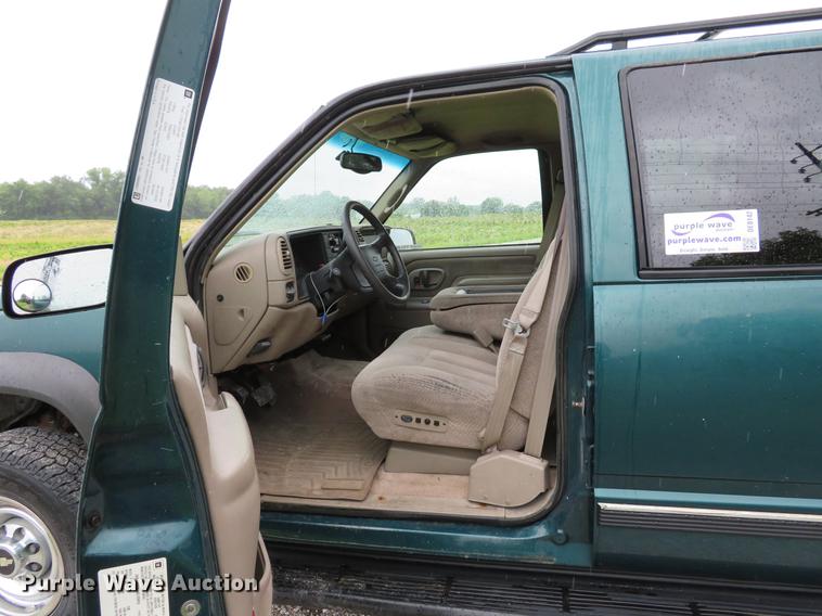 image for item DE8142 1997 Chevrolet Suburban K2500 LS SUV