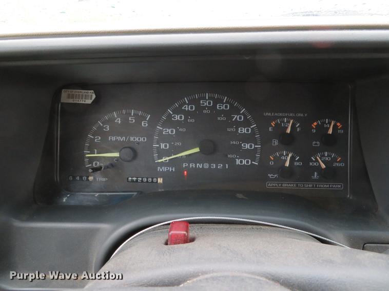 image for item DE8142 1997 Chevrolet Suburban K2500 LS SUV