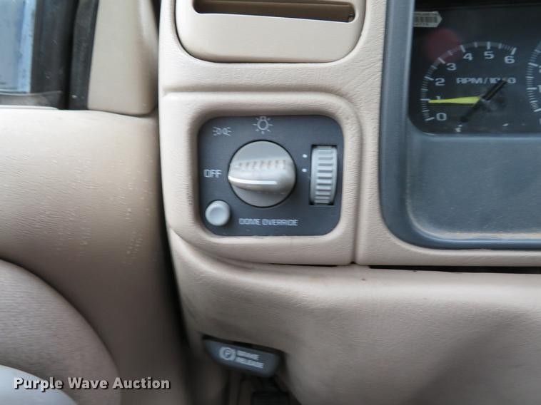 image for item DE8142 1997 Chevrolet Suburban K2500 LS SUV