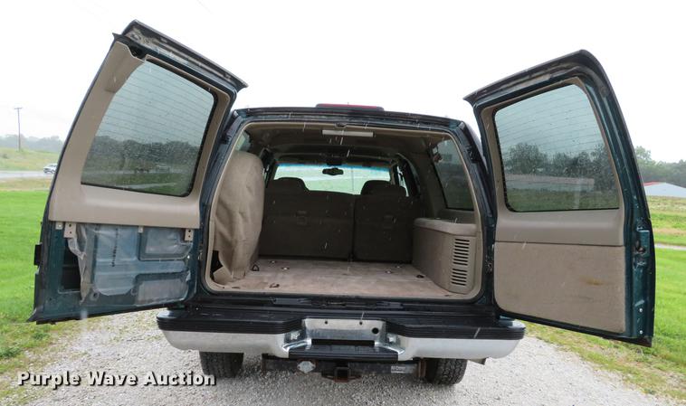 image for item DE8142 1997 Chevrolet Suburban K2500 LS SUV