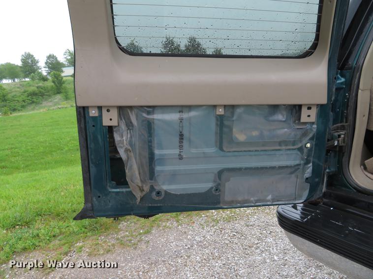 image for item DE8142 1997 Chevrolet Suburban K2500 LS SUV