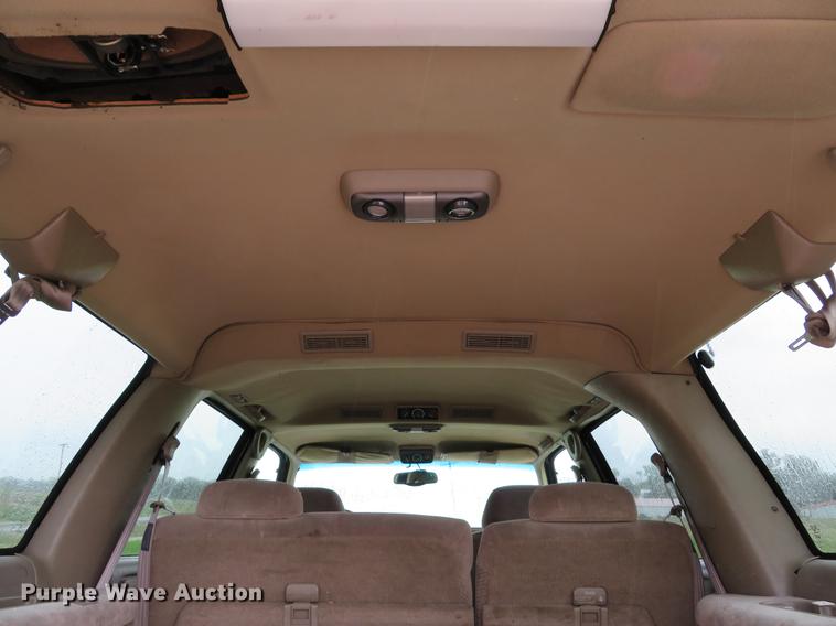 image for item DE8142 1997 Chevrolet Suburban K2500 LS SUV