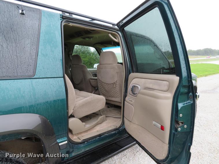 image for item DE8142 1997 Chevrolet Suburban K2500 LS SUV