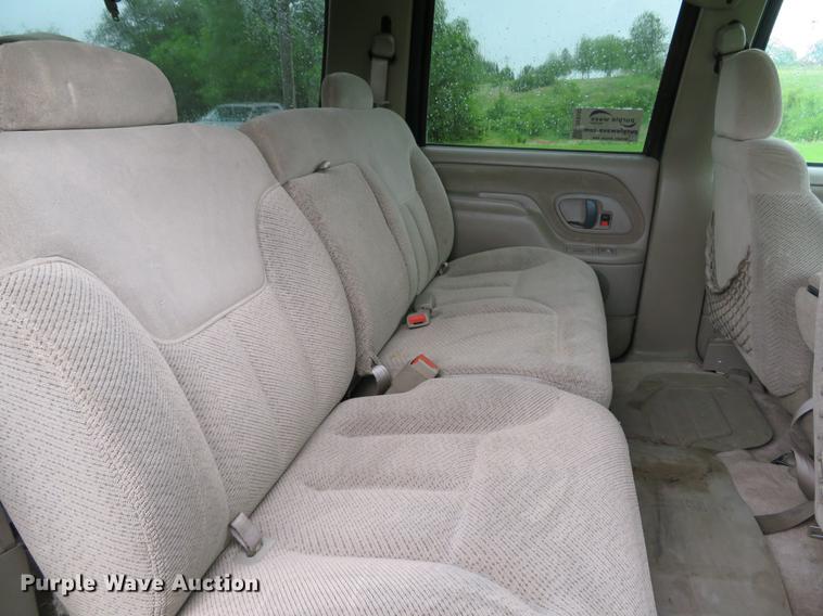 image for item DE8142 1997 Chevrolet Suburban K2500 LS SUV