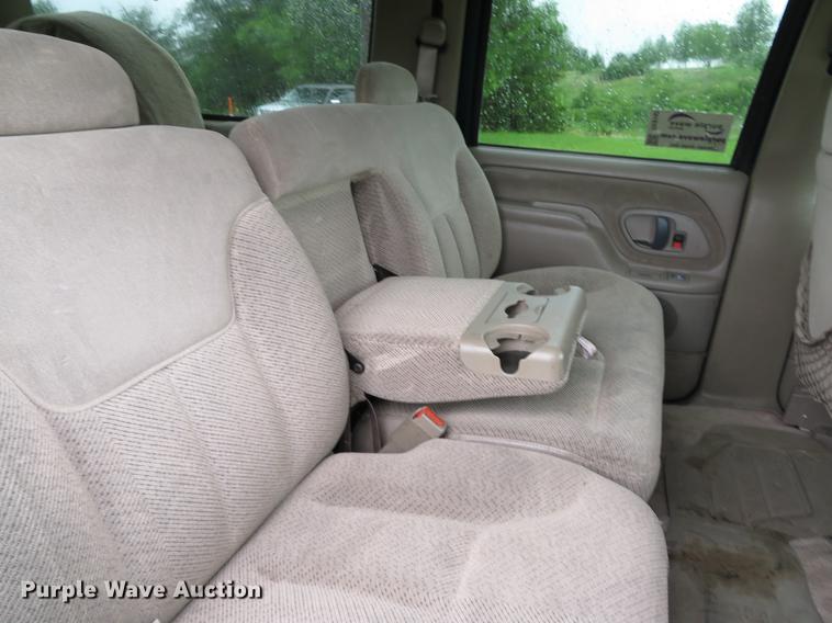 image for item DE8142 1997 Chevrolet Suburban K2500 LS SUV