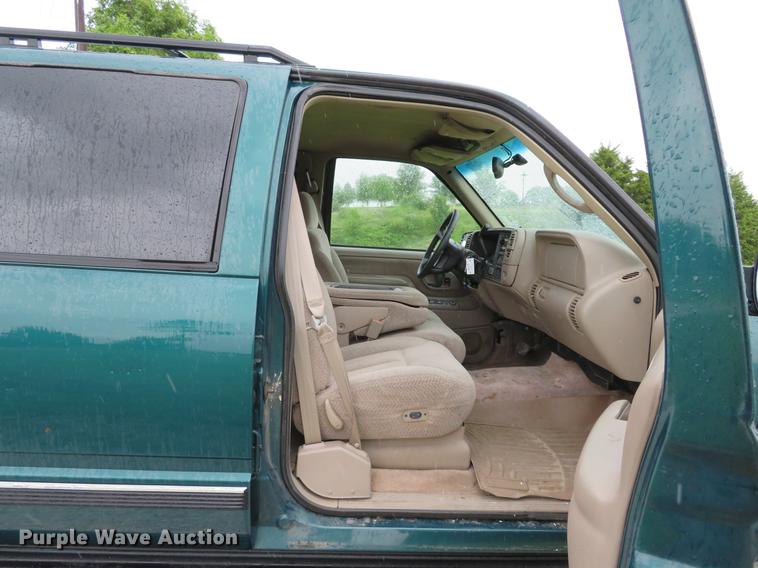 image for item DE8142 1997 Chevrolet Suburban K2500 LS SUV