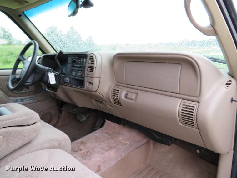 image for item DE8142 1997 Chevrolet Suburban K2500 LS SUV