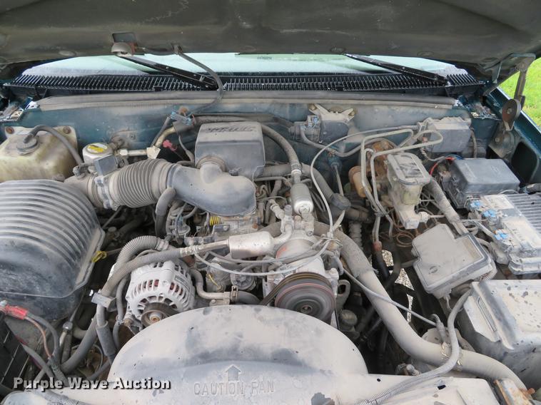 image for item DE8142 1997 Chevrolet Suburban K2500 LS SUV