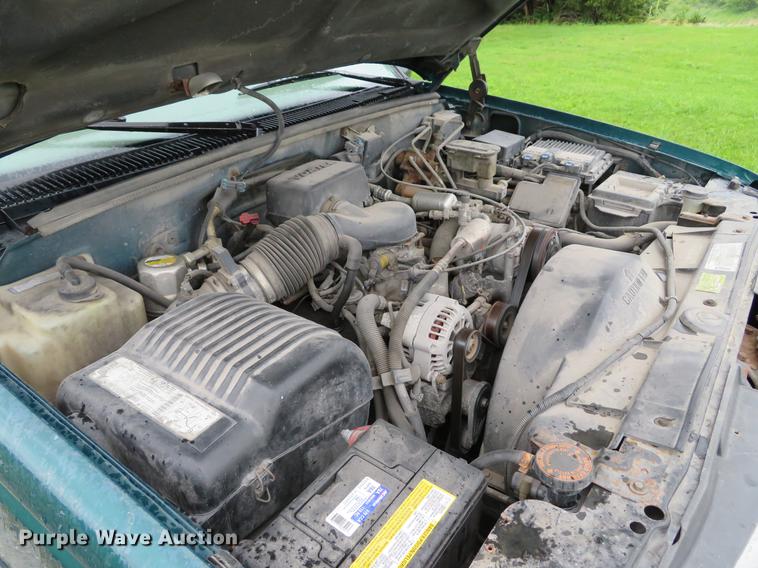 image for item DE8142 1997 Chevrolet Suburban K2500 LS SUV