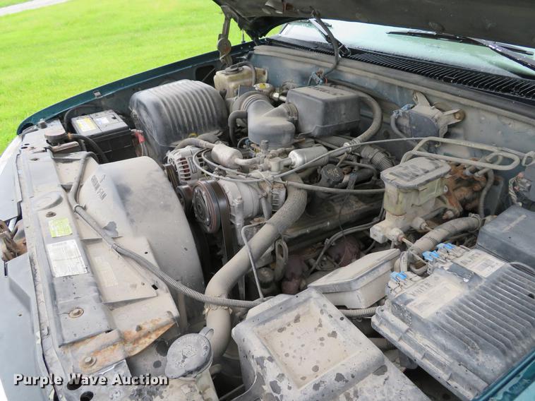 image for item DE8142 1997 Chevrolet Suburban K2500 LS SUV