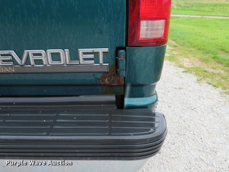 image for item DE8142 1997 Chevrolet Suburban K2500 LS SUV