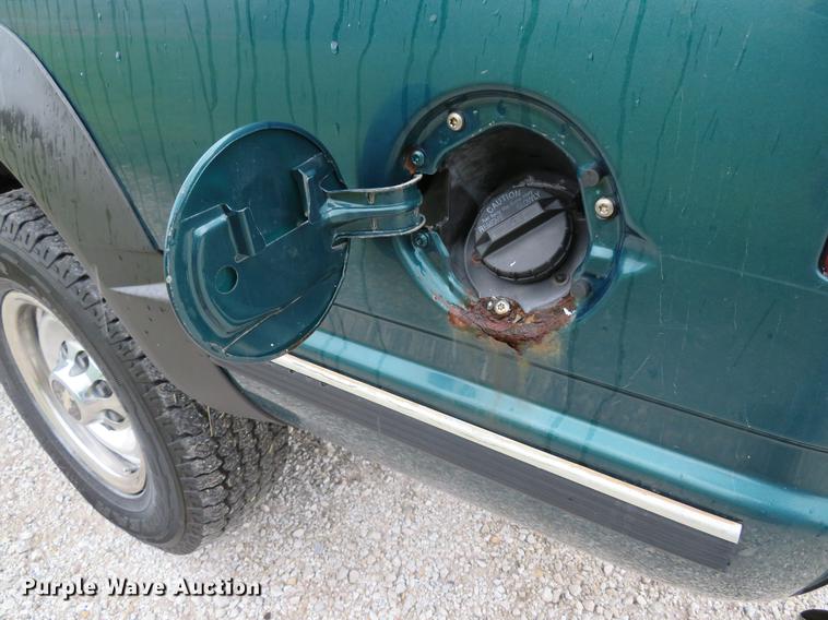 image for item DE8142 1997 Chevrolet Suburban K2500 LS SUV