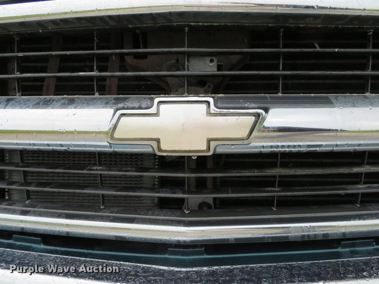 image for item DE8142 1997 Chevrolet Suburban K2500 LS SUV