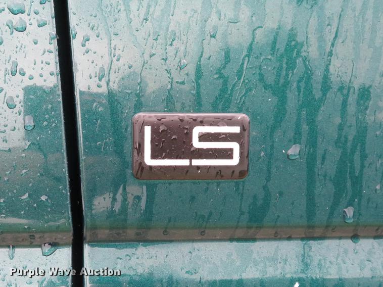 image for item DE8142 1997 Chevrolet Suburban K2500 LS SUV