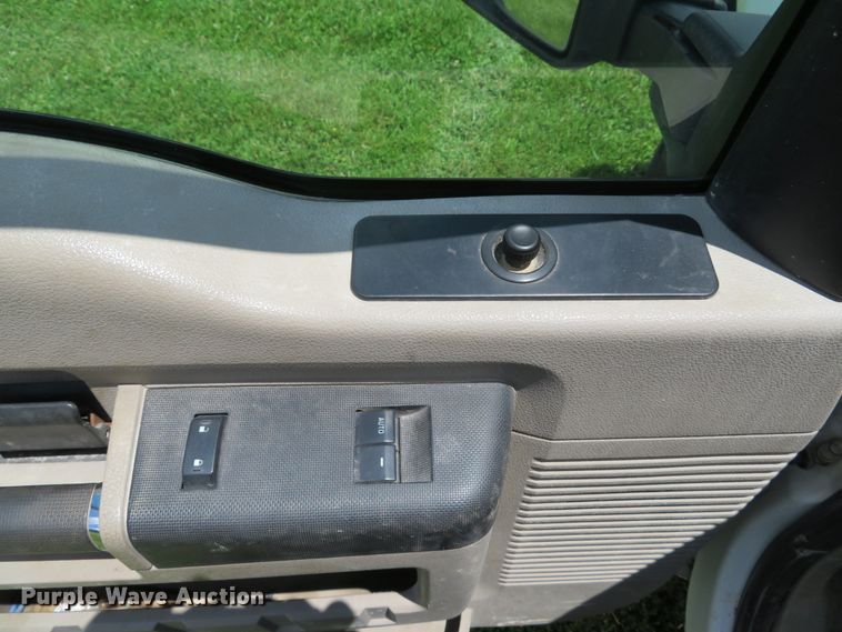 image for item DE8145 2008 Ford F250 Super Duty XLT SuperCab pickup truck