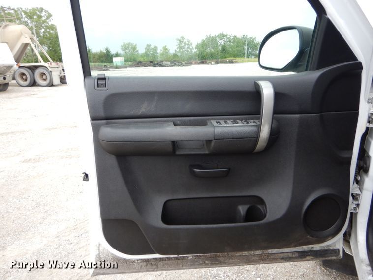 image for item DE8463 2008 Chevrolet Silverado 1500 Crew Cab pickup truck