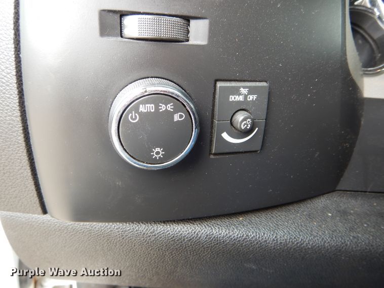 image for item DE8463 2008 Chevrolet Silverado 1500 Crew Cab pickup truck