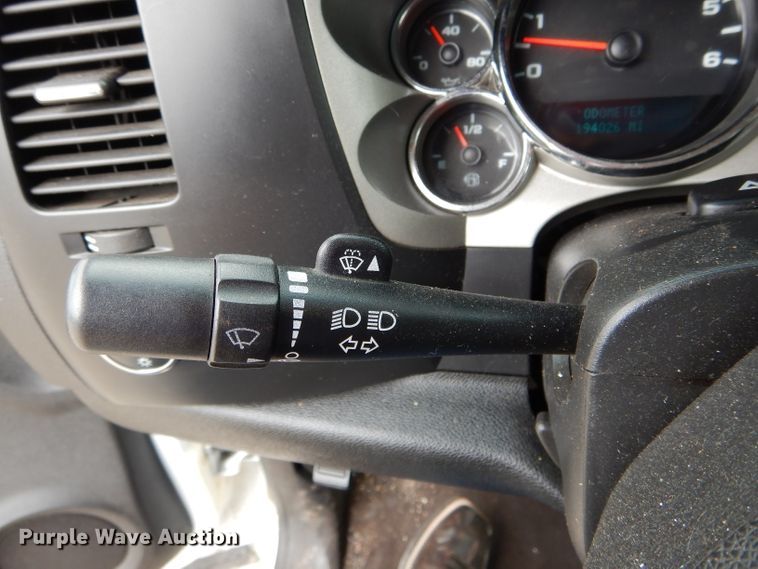 image for item DE8463 2008 Chevrolet Silverado 1500 Crew Cab pickup truck