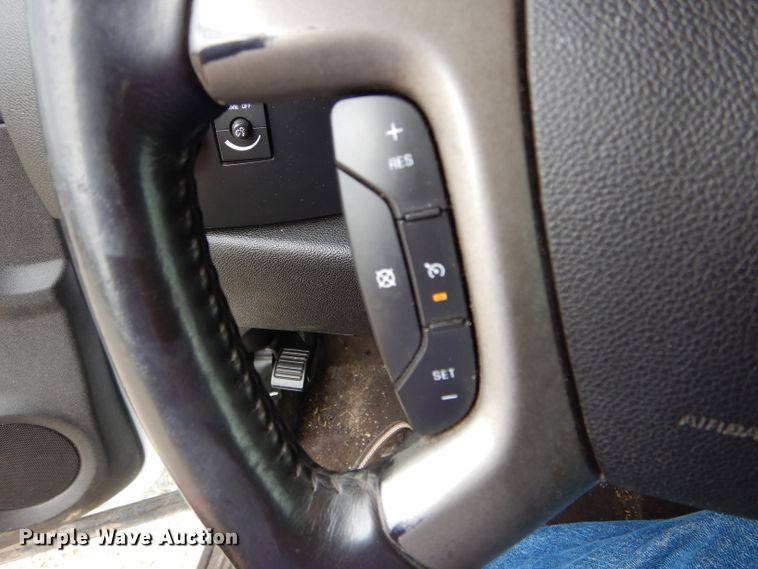 image for item DE8463 2008 Chevrolet Silverado 1500 Crew Cab pickup truck