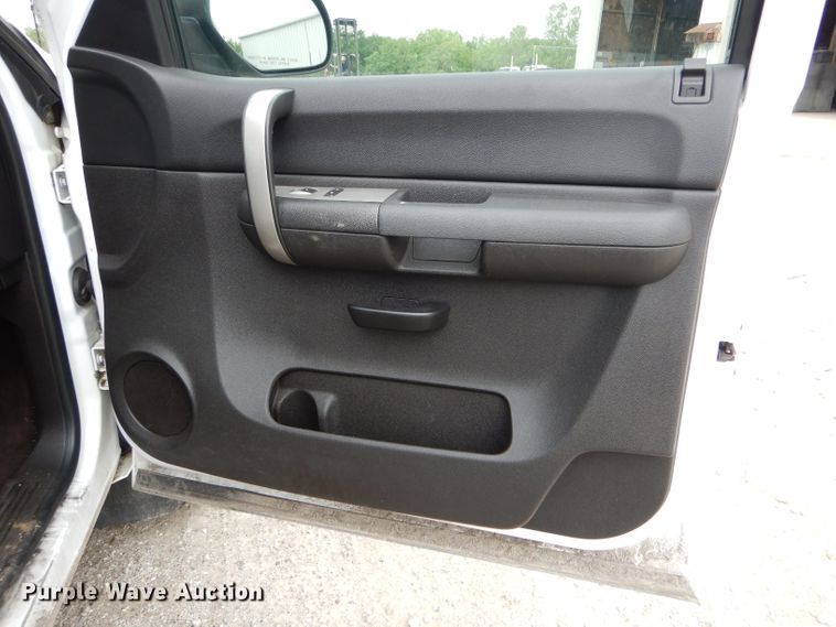 image for item DE8463 2008 Chevrolet Silverado 1500 Crew Cab pickup truck